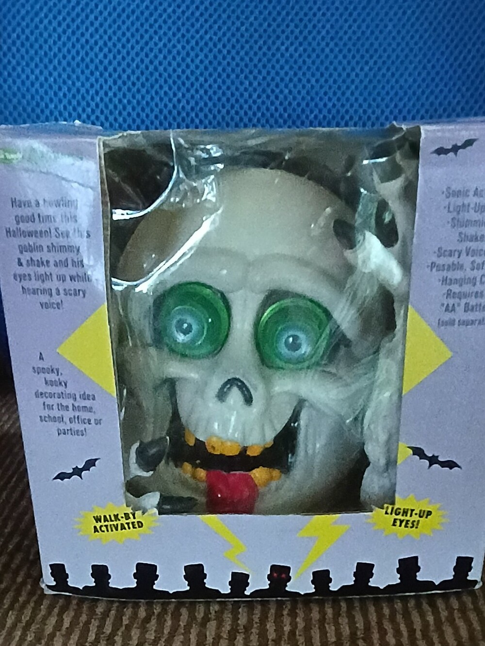 Vintage 90's Shakin' Spooky